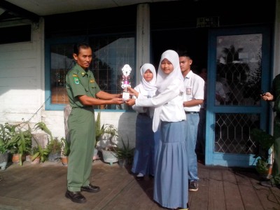 Penyerahan Piala Lomba